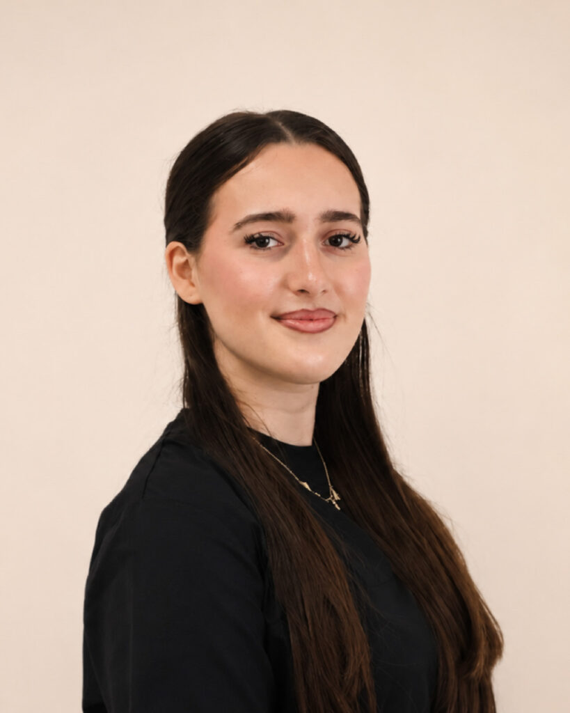 Mirsa Berisha, Auszubildende
